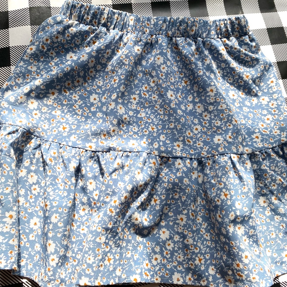 flowy mini skirt with cute blue floral print from shein!